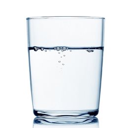 12. Woda mineralna niegazowana 1,5 l